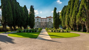Villa Monty Banks